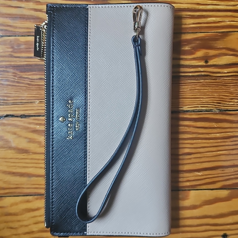 Kate Spade Wallet in Tan/Black